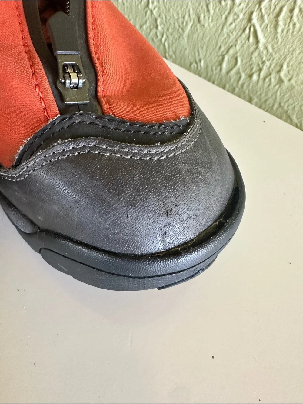 Vasque Arrowhead snow boots hiking orange men’s 9.5